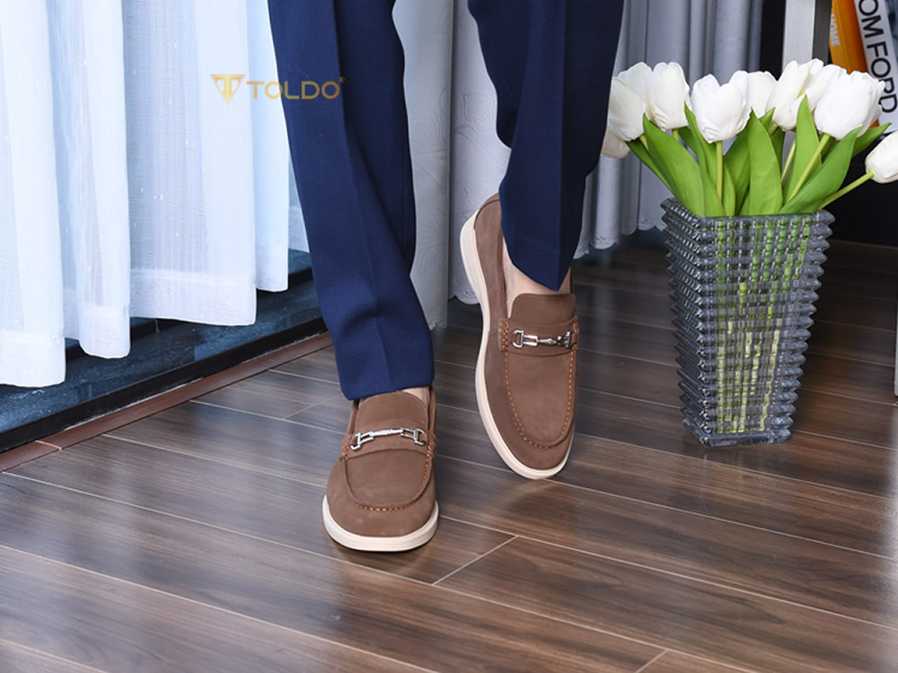 Giày cao 6cm da lộn mềm đế khâu