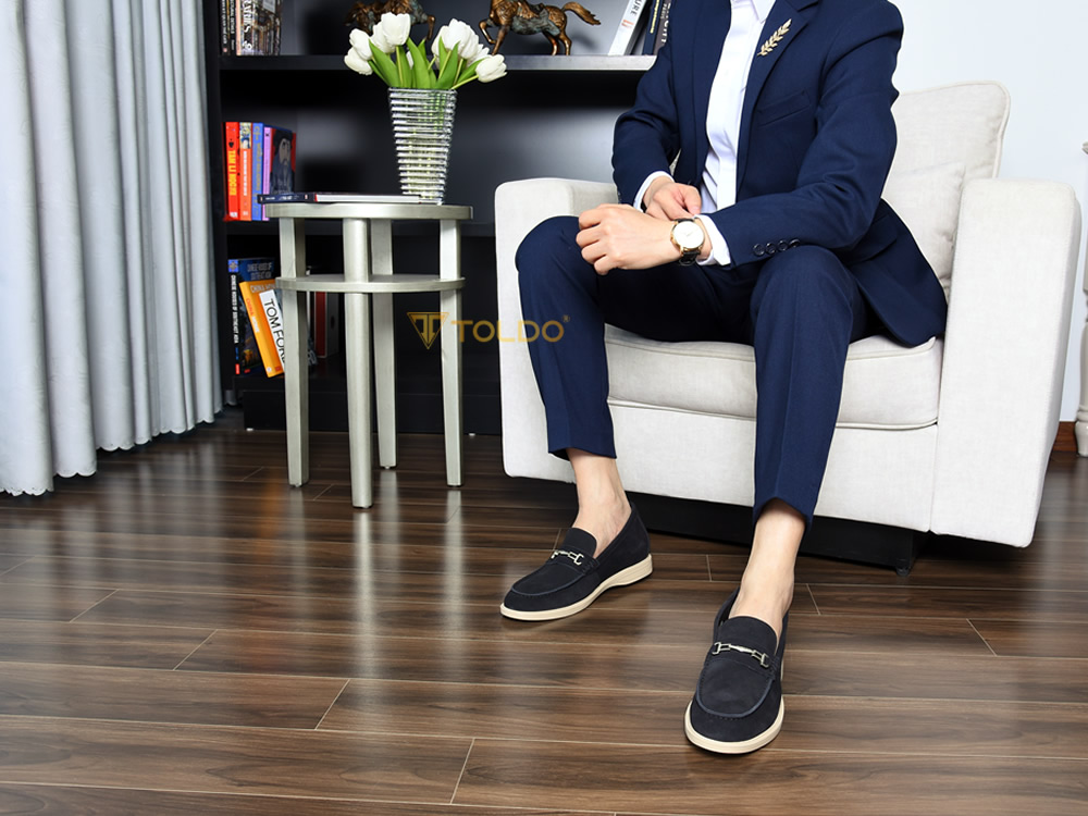 Giày cao 6cm da lộn đế khâu