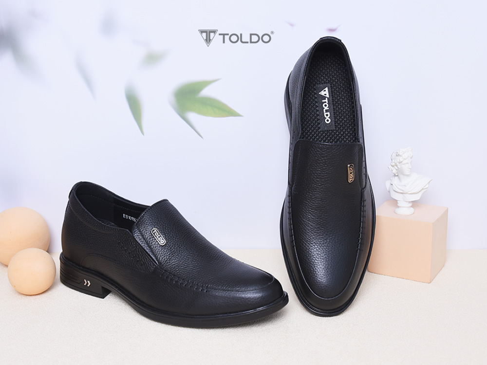 Giày cao 7cm da bò sần đế khâu