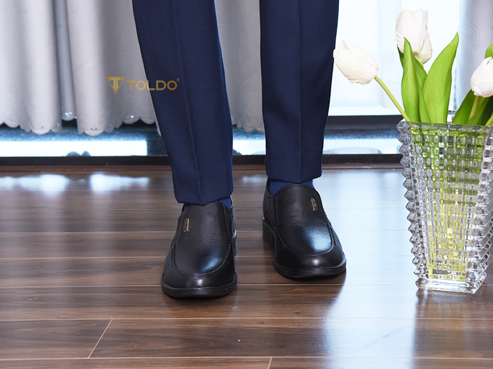 Giày cao 7cm da bò sần đế khâu