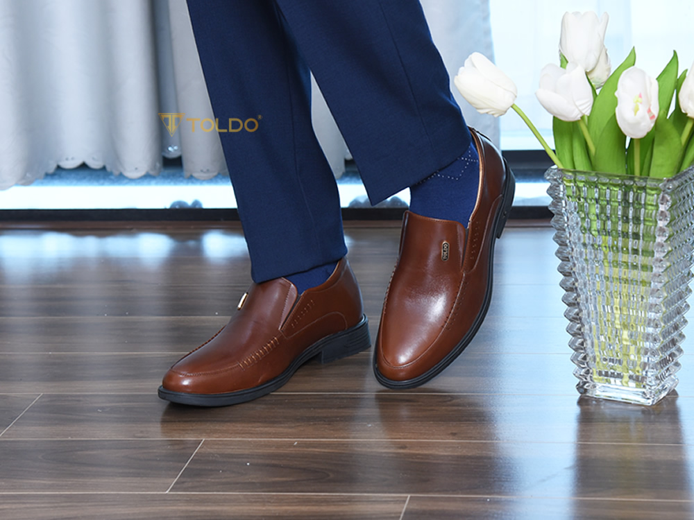 Giày cao 7cm màu nâu đế khâu siêu nhẹ