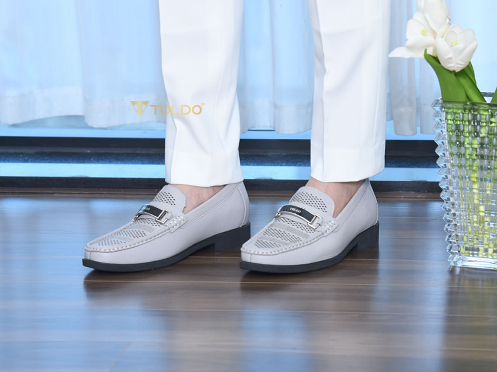 Giày cao 7cm đục lỗ thoáng khí da thật