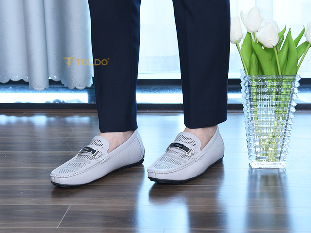 Giày mọi nam tăng 6cm đục lỗ thoáng khí