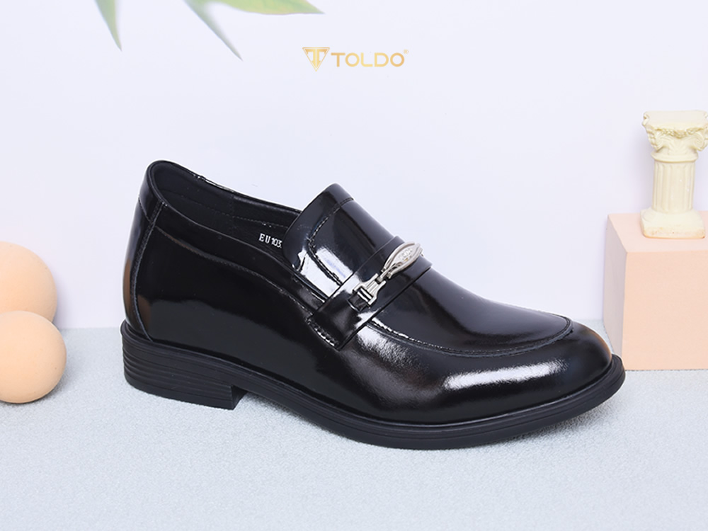 Giày cao 8cm đen bóng lịch lãm