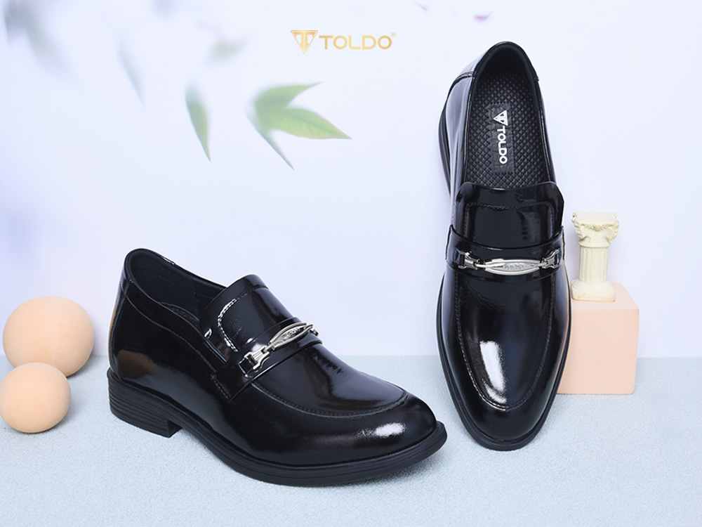 Giày cao 8cm đen bóng lịch lãm