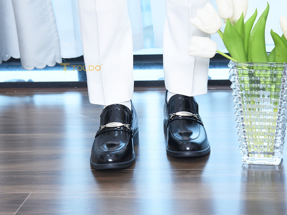 Giày cao 8cm đen bóng lịch lãm