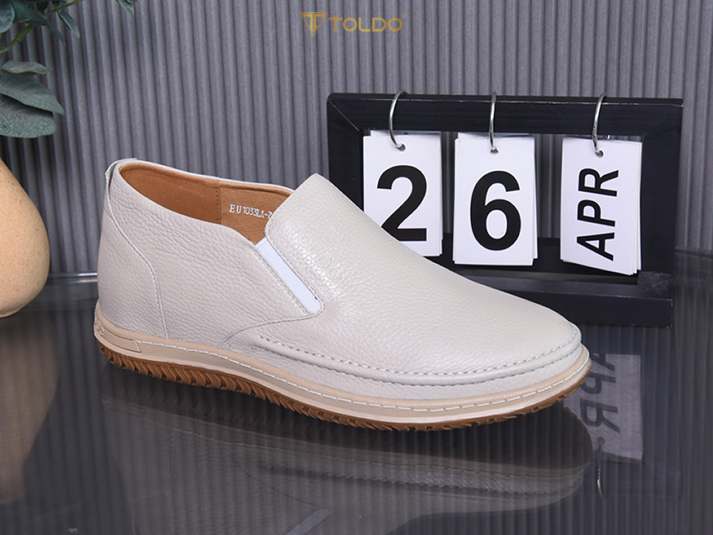 Giày cao 7cm da sần mềm đế khâu