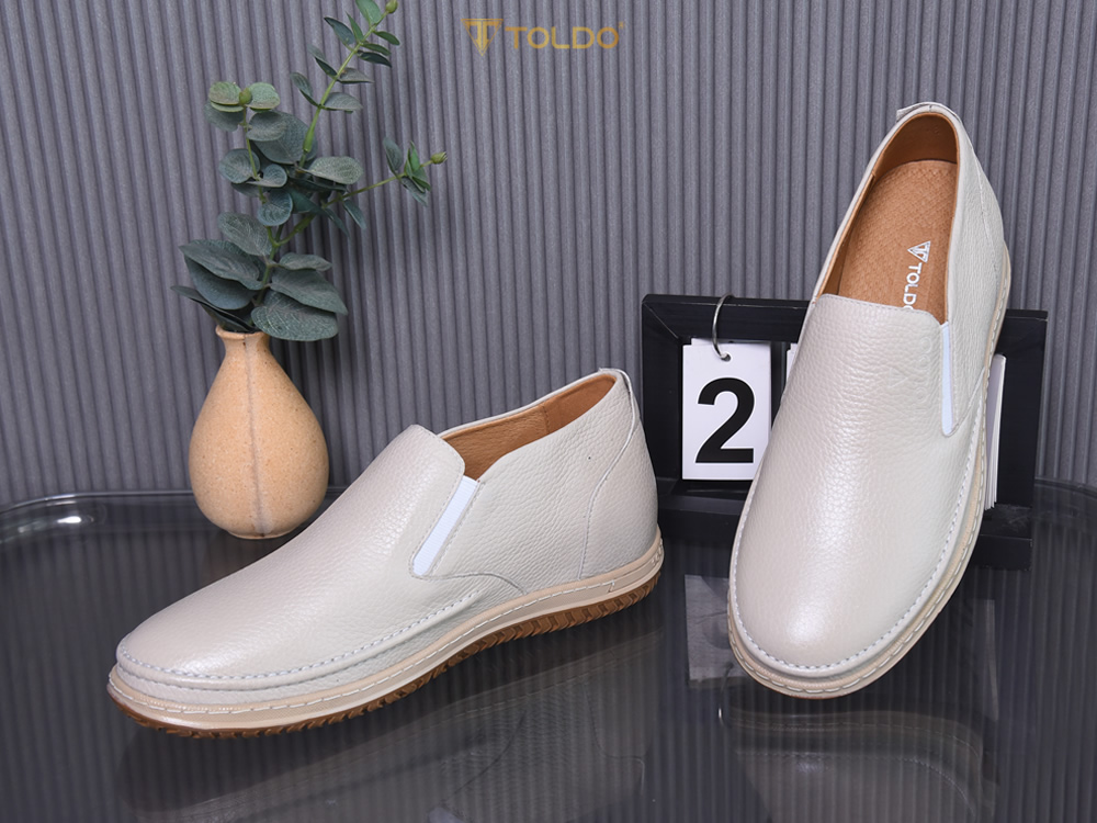 Giày cao 7cm da sần mềm đế khâu