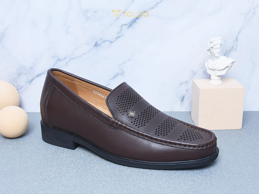 Giày cao 7cm đục lỗ thoáng khí